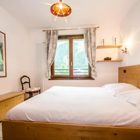 Alpes 4 Apartment *